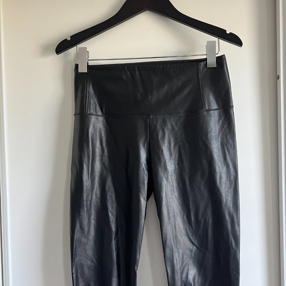 Aritzia Wilfred Free | Daria Vegan Leather Leggings Pant - Picture 6 of 10